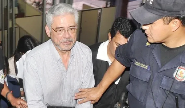 Froilán Peralta se entregó para cumplir condena por corrupción - Noticiero Paraguay