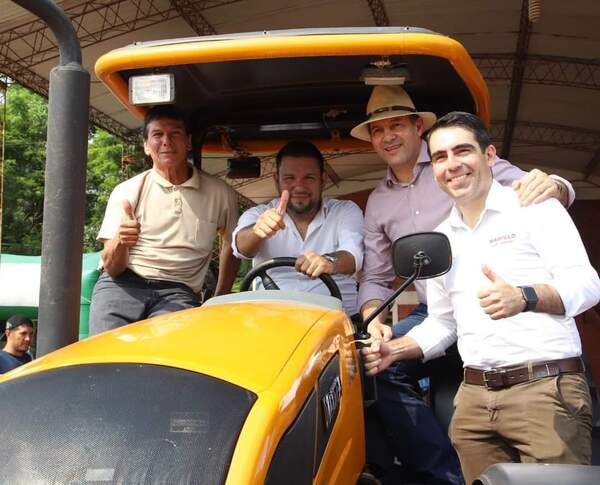 MAG realiza entrega insumos e implementos agrícolas en Caaguazú por valor de G. 1.500 millones | RADIO NACIONAL