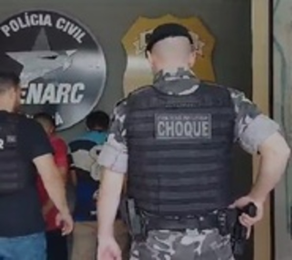 Capturan a paraguayos con cargamento de marihuana en Foz de Yguazú - Paraguay.com