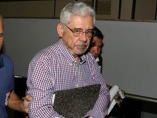 Froilán Peralta se entrega a la Policía para cumplir su condena por el caso “UNA no te calles” · Radio Monumental 1080 AM