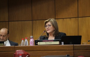 Piden apoyo para ley que suspenda por 5 años la apertura de carreras de medicina - MarketData