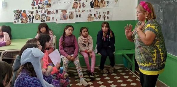 Diario HOY | Maratón de cuentos en la Manzana de la Rivera
