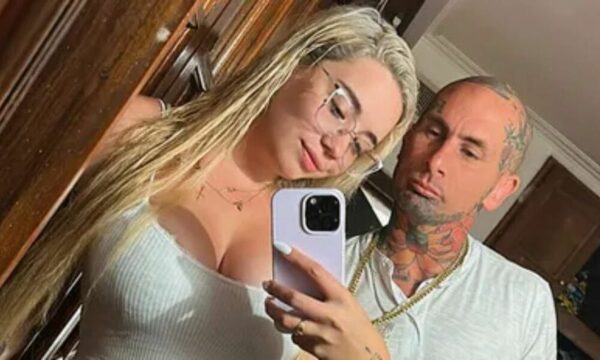 Cantante de Ke Personajes llega soltero a nuestro país