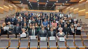 Funcionarios judiciales de CDE se suman a protesta por reajuste salarial - ADN Digital