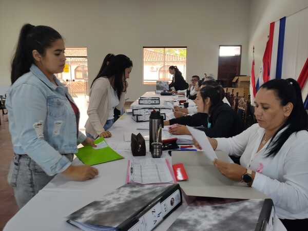 Becarios de Ñeembucú recibirán este viernes segundo desembolso - .::Agencia IP::.