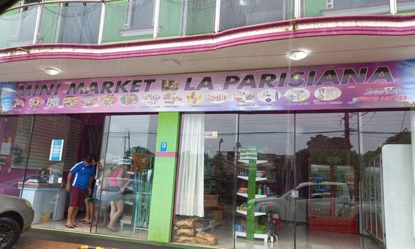 Roban dinero, coleman y bebidas alcohólicas de local comercial