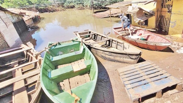 Arroyo Acaraymí desciende y deja a su paso alta contaminación hídrica