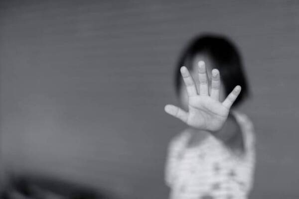 Adolescentes habrían abusado de su sobrina y prima en Concepción - trece