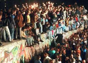 A 34 años de caída del Muro de Berlín honran la lucha por la libertad - Mundo - ABC Color