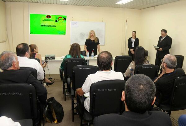 Realizaron curso sobre manejo del estrés laboral