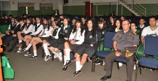 La Patrulla Caminera impulsa talleres sobre educación vial y prevención de accidentes