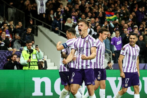 Versus / Tras la liberación de su padre, Luis Díaz y el Liverpool caen en su visita a Toulouse