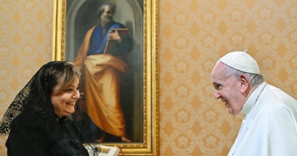El sistema de "embajadas vitalicias" beneficia a familiares acomodados en la Cancillería