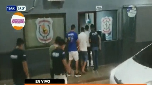 Detienen a presuntos asaltacajeros en Caaguazú - Noticias Paraguay