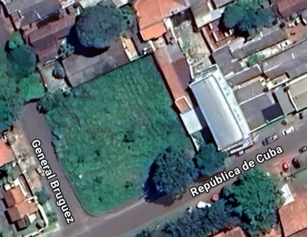 Reclaman falta de limpieza constante en terreno perteneciente a la Senabico - Radio Imperio 106.7 FM