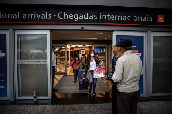 Las visitas de extranjeros a Argentina crecieron un 52,6 % en septiembre - MarketData
