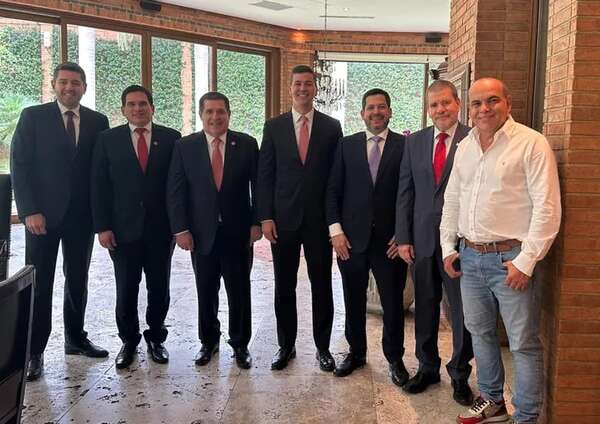 En medio de reculadas, hermética reunión del comando de HC con Peña - Política - ABC Color