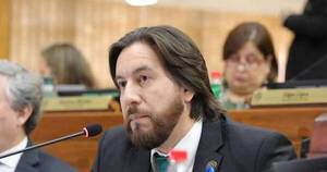 La Nación / “Debemos cortar esos rubros inmediatamente”, dijo senador