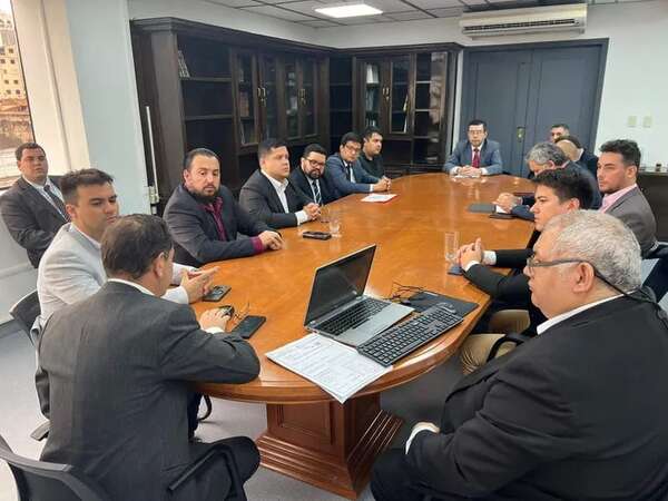 Itaipú no da a conocer los nombres de funcionarios que amañaron el PSE - Economía - ABC Color