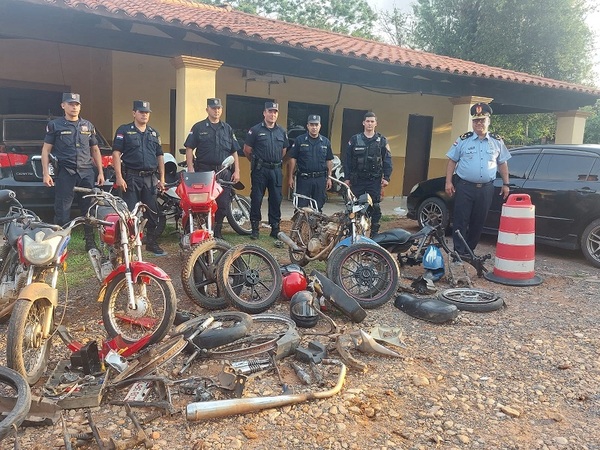 Policía recupera varias motos robadas y detiene a tres presuntos responsables