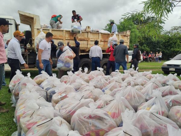 Pobladores del distrito de General Díaz reciben asistencia mediante la EBY - .::Agencia IP::.