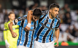 Versus / Gremio, con Villasanti como destacado, venció a Botafogo y lo alcanzó en la cima del Brasileirao