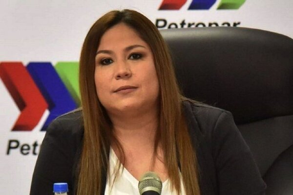 Se presentó ante la justicia, Patricia Samudio, extitular de Petropar