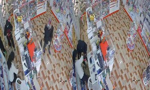 Dos mujeres asaltaron una farmacia en Coronel Oviedo – Prensa 5