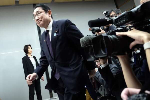 Premier de Japón renuncia al aumento de su salario - Mundo - ABC Color