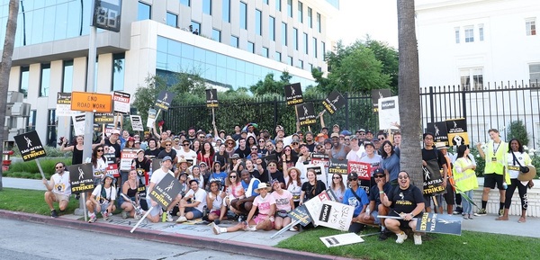 Diario HOY | Actores y estudios llegan a acuerdo para poner fin a la huelga en Hollywood