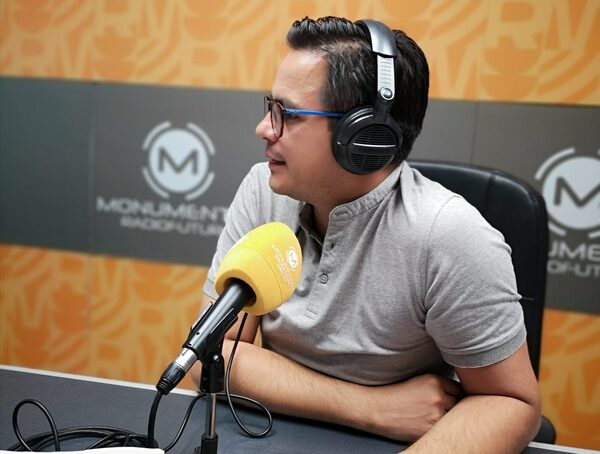 MEC detecta más de mil títulos falsos en una sola universidad y otros casos en institutos inexistentes · Radio Monumental 1080 AM
