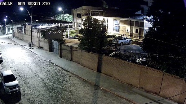 ¡Impotencia! En minutos se robaron un vehículo en Villarrica - Noticias Paraguay