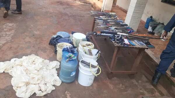 Penitenciaría de CDE: requisan armas blancas y celulares en cateo - ABC en el Este - ABC Color