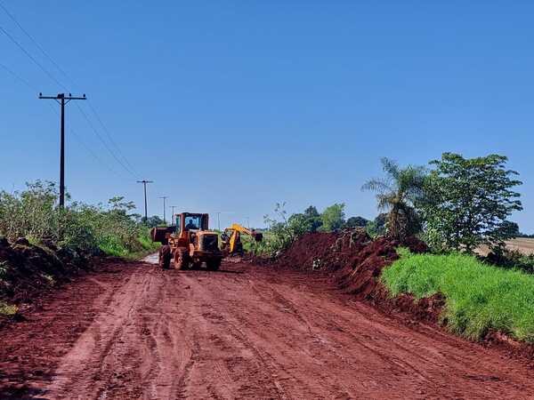 ITAPÚA RECUPERA LA TRANSITABILIDAD DE CASI 50 KM DE SUS CAMINOS VECINALES - Itapúa Noticias