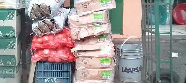 Contrabando de mercancías florece en el Mercado de Abasto de Ciudad del Este - ADN Digital