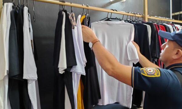 Incautan ropas y calzados falsificados de tiendas