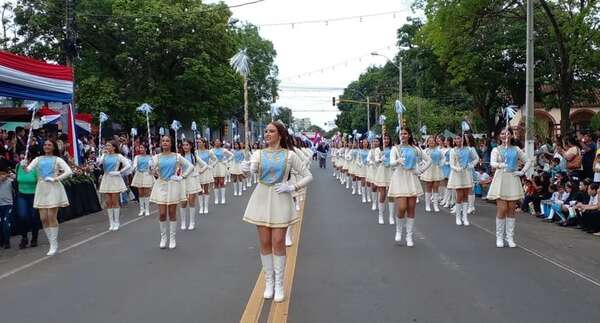 Desfile estudiantil por el aniversario fundacional y patronal de Santaní - Nacionales - ABC Color