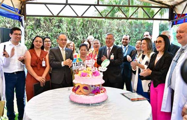 Hospital Los Ángeles festejó sus 20 años de servicios en Alto Paraná | DIARIO PRIMERA PLANA