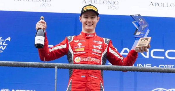 Joshua Duerksen se convierte en el primer piloto paraguayo en la Fórmula 2 de la FIA