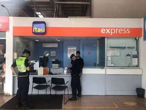 Motoasaltantes roban dinero de una sede bancaria de Ciudad del Este - ABC en el Este - ABC Color