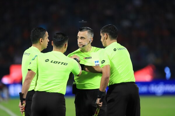 Versus / ¡Los elegidos! Ya están los árbitros para la fecha 20 del Clausura
