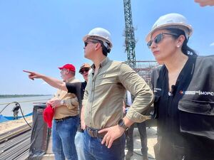 Diario HOY | Peña verifica puente de la Bioceánica y destaca su impacto en el comercio