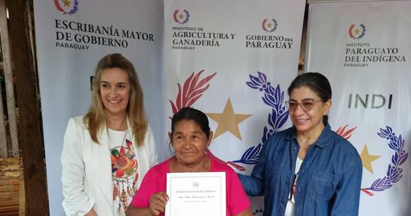 La Nación / Otorgan títulos de propiedad a comunidades indígenas de Canindeyú y San Pedro