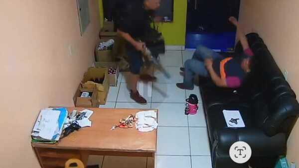Brutal asalto: Dos asaltantes redujeron a empleados de un surtidor en Raúl Arsenio Oviedo