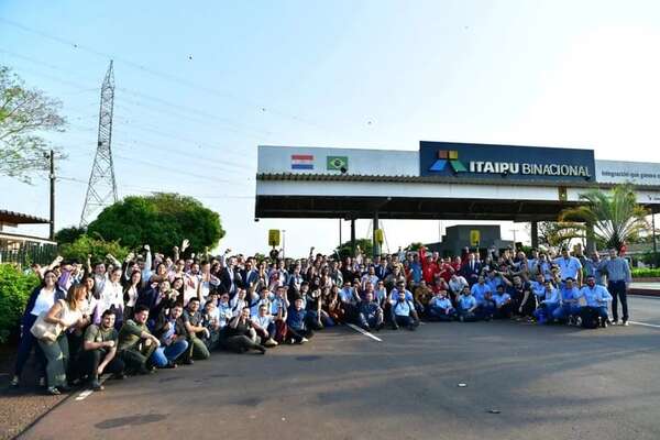 Insisten en el reintegro total de descontratados de Itaipú - ABC en el Este - ABC Color