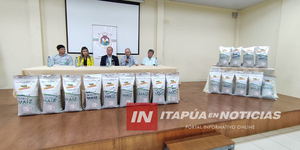 GOBERNACIÓN DE ITAPÚA RECIBIÓ DONACIÓN DE 1000 BOLSAS DE MAÍZ HÍBRIDO - Itapúa Noticias