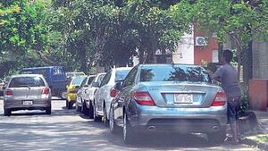 Deficiencia de buses “obligará a pagar alto costo” por estacionar en Asunción