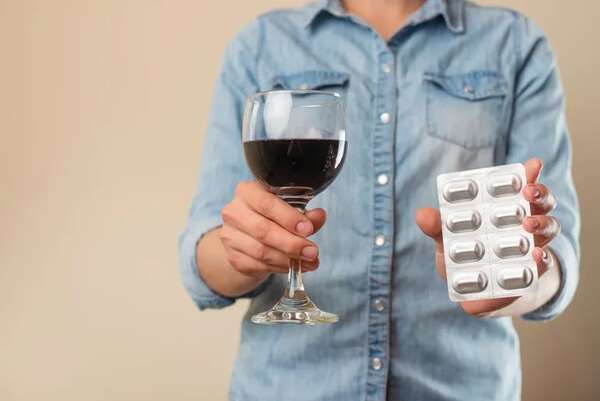 Estos son los riesgos de tomar bebidas alcohólicas si se está siguiendo un tratamiento con antibióticos - Estilo de vida - ABC Color