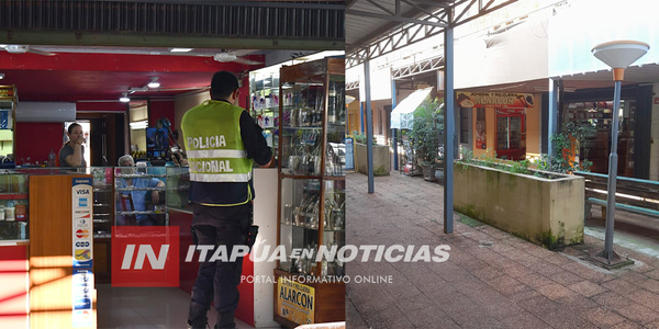 A PUNTA DE REVÓLVER Y A PLENA LUZ DEL DÍA ACTUARON LOS ASALTANTES DE LA JOYERÍA EN ENCARNACIÓN - Itapúa Noticias