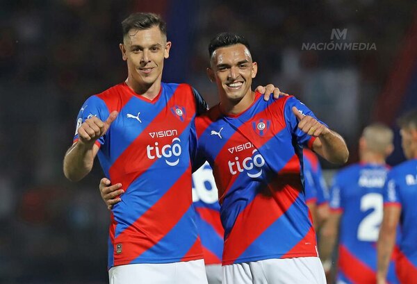 Versus / Alfio Oviedo desplaza a Diego Churín del equipo titular de Cerro Porteño